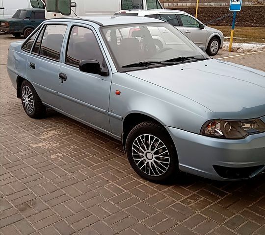 Сірий Деу Нексія, об'ємом двигуна 1.5 л та пробігом 1110 тис. км за 2600 $, фото 1 на Automoto.ua