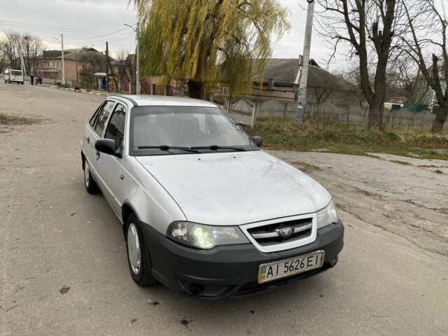 Серый Дэу Нексия, объемом двигателя 1.6 л и пробегом 260 тыс. км за 1500 $, фото 1 на Automoto.ua