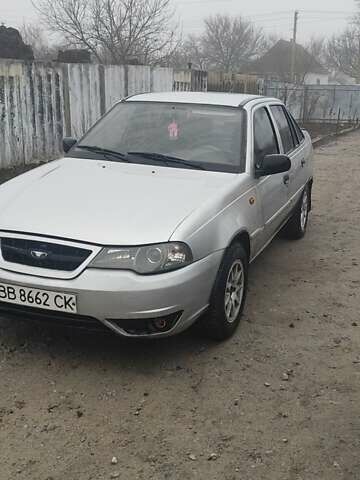 Сірий Деу Нексія, об'ємом двигуна 1.5 л та пробігом 130 тис. км за 2200 $, фото 1 на Automoto.ua