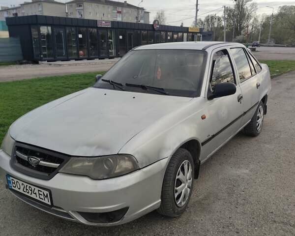 Сірий Деу Нексія, об'ємом двигуна 1.5 л та пробігом 307 тис. км за 1500 $, фото 1 на Automoto.ua