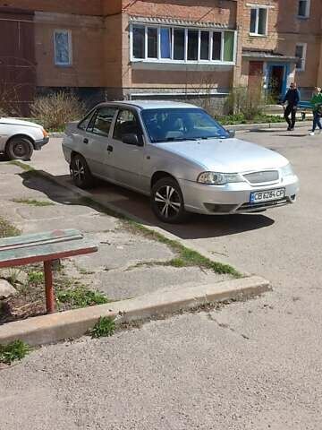 Сірий Деу Нексія, об'ємом двигуна 1.5 л та пробігом 211 тис. км за 2000 $, фото 1 на Automoto.ua