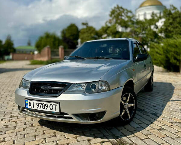 Серый Дэу Нексия, объемом двигателя 1.6 л и пробегом 203 тыс. км за 2350 $, фото 1 на Automoto.ua