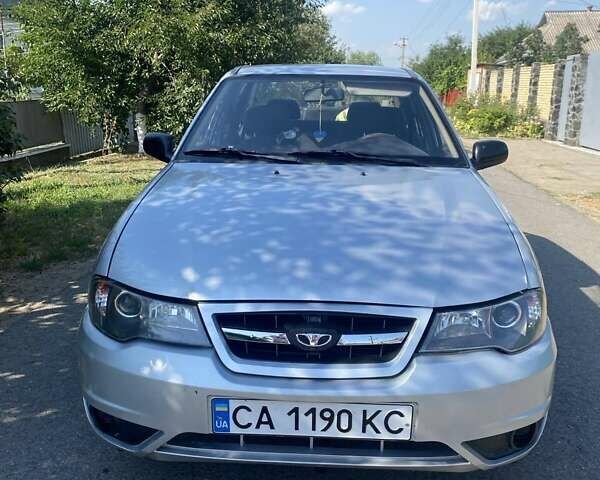Серый Дэу Нексия, объемом двигателя 1.5 л и пробегом 159 тыс. км за 2500 $, фото 1 на Automoto.ua