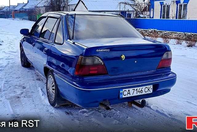 Синий Дэу Нексия, объемом двигателя 1.5 л и пробегом 400 тыс. км за 1500 $, фото 1 на Automoto.ua