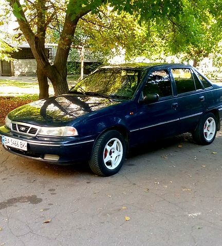 Синій Деу Нексія, об'ємом двигуна 1.5 л та пробігом 530 тис. км за 1100 $, фото 1 на Automoto.ua
