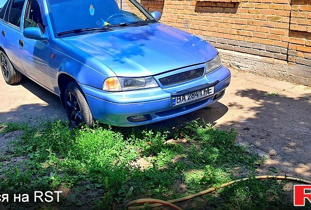 Синий Дэу Нексия, объемом двигателя 1.5 л и пробегом 309 тыс. км за 2200 $, фото 1 на Automoto.ua