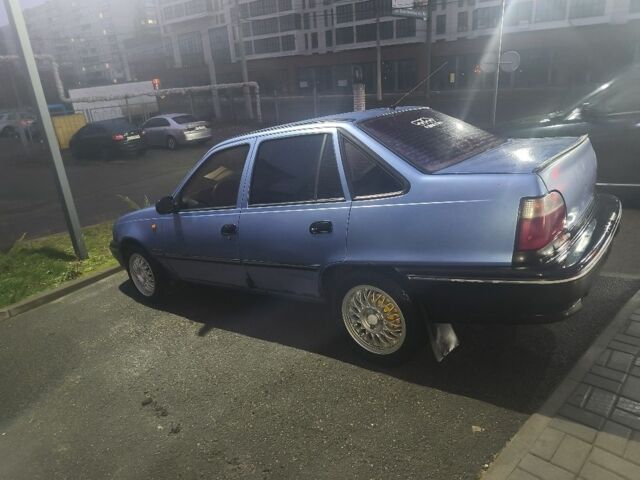 Синий Дэу Нексия, объемом двигателя 1.5 л и пробегом 300 тыс. км за 1600 $, фото 1 на Automoto.ua