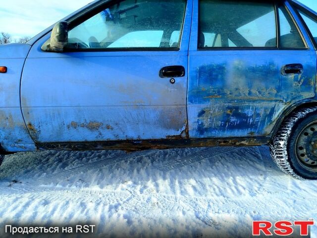 Синий Дэу Нексия, объемом двигателя 1.5 л и пробегом 222 тыс. км за 850 $, фото 1 на Automoto.ua