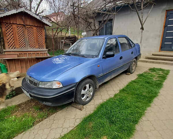Синий Дэу Нексия, объемом двигателя 1.6 л и пробегом 200 тыс. км за 1625 $, фото 1 на Automoto.ua
