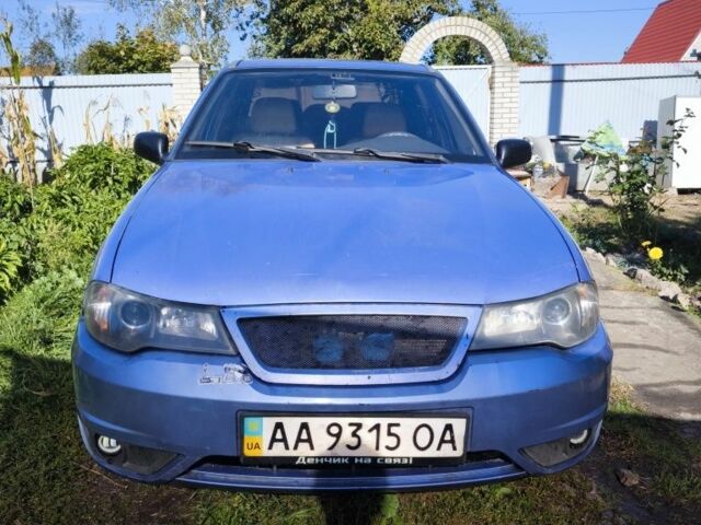 Синий Дэу Нексия, объемом двигателя 0 л и пробегом 325 тыс. км за 1400 $, фото 1 на Automoto.ua