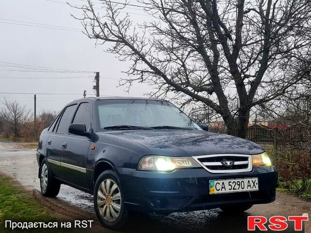 Синий Дэу Нексия, объемом двигателя 1.5 л и пробегом 1470 тыс. км за 1350 $, фото 1 на Automoto.ua