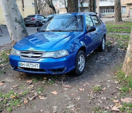 Синий Дэу Нексия, объемом двигателя 1.5 л и пробегом 170 тыс. км за 1200 $, фото 1 на Automoto.ua