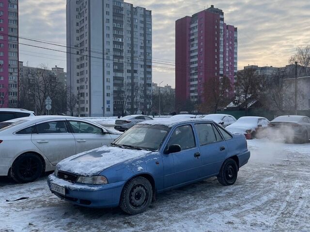 Синий Дэу Нексия, объемом двигателя 1.5 л и пробегом 300 тыс. км за 1800 $, фото 1 на Automoto.ua