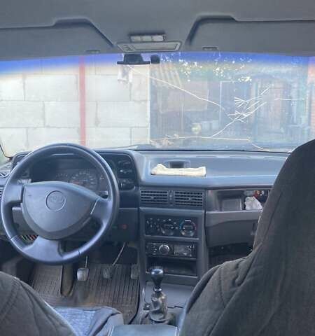 Синий Дэу Нексия, объемом двигателя 1.5 л и пробегом 122 тыс. км за 1100 $, фото 1 на Automoto.ua