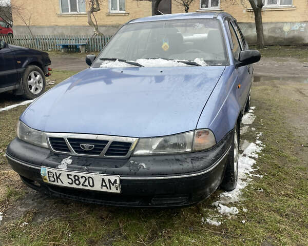Синий Дэу Нексия, объемом двигателя 1.5 л и пробегом 200 тыс. км за 900 $, фото 1 на Automoto.ua