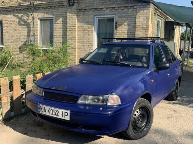 Синий Дэу Нексия, объемом двигателя 2 л и пробегом 280 тыс. км за 1170 $, фото 1 на Automoto.ua