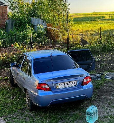 Синій Деу Нексія, об'ємом двигуна 1.6 л та пробігом 126 тис. км за 3000 $, фото 1 на Automoto.ua