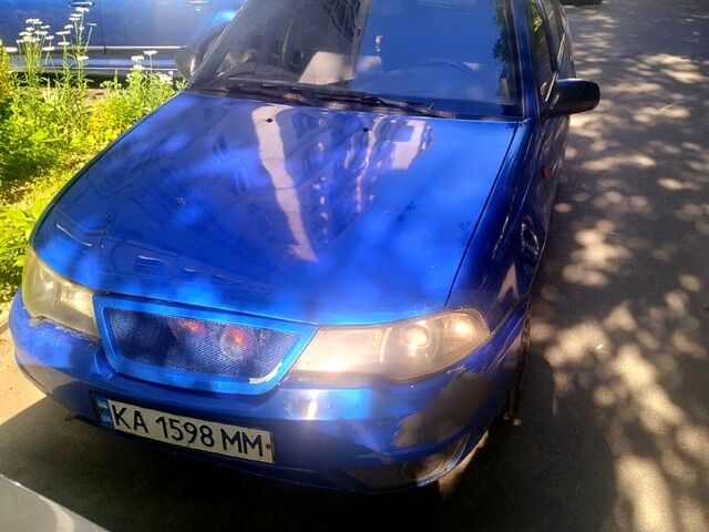 Синий Дэу Нексия, объемом двигателя 1.6 л и пробегом 250 тыс. км за 950 $, фото 1 на Automoto.ua