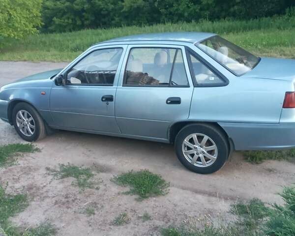 Синій Деу Нексія, об'ємом двигуна 1.5 л та пробігом 186 тис. км за 2000 $, фото 1 на Automoto.ua