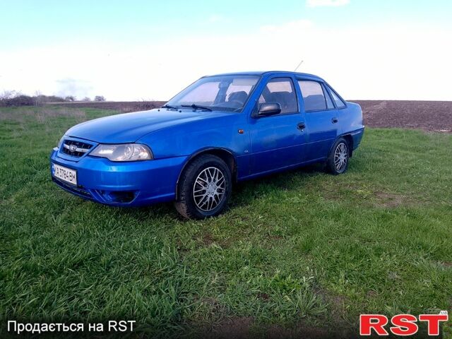 Синий Дэу Нексия, объемом двигателя 1.5 л и пробегом 250 тыс. км за 1200 $, фото 1 на Automoto.ua