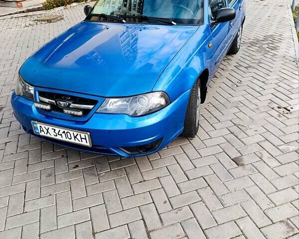 Синий Дэу Нексия, объемом двигателя 1.6 л и пробегом 184 тыс. км за 2500 $, фото 1 на Automoto.ua