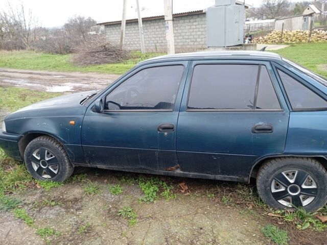 Зеленый Дэу Нексия, объемом двигателя 1.5 л и пробегом 300 тыс. км за 591 $, фото 1 на Automoto.ua