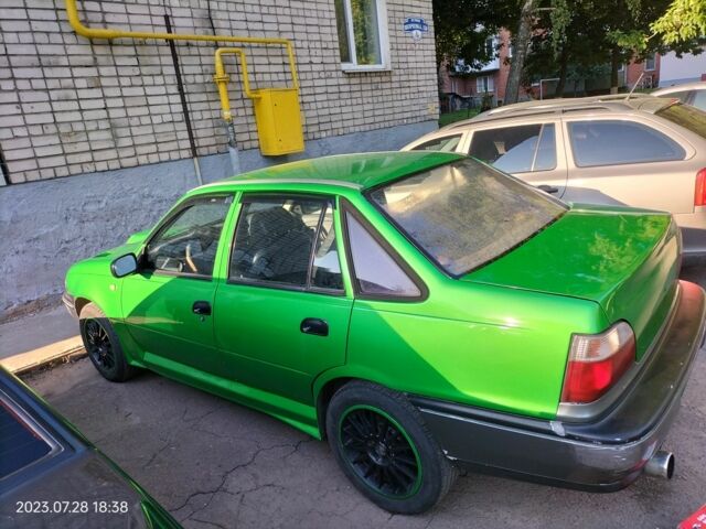Зеленый Дэу Нексия, объемом двигателя 1.5 л и пробегом 400 тыс. км за 1850 $, фото 1 на Automoto.ua