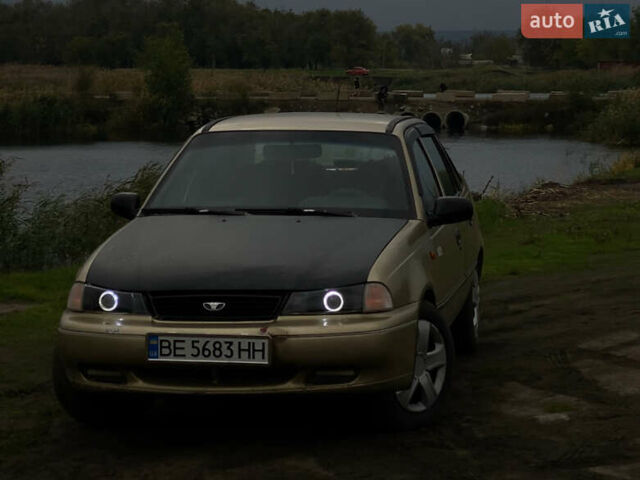 Зеленый Дэу Нексия, объемом двигателя 1.5 л и пробегом 182 тыс. км за 1400 $, фото 1 на Automoto.ua