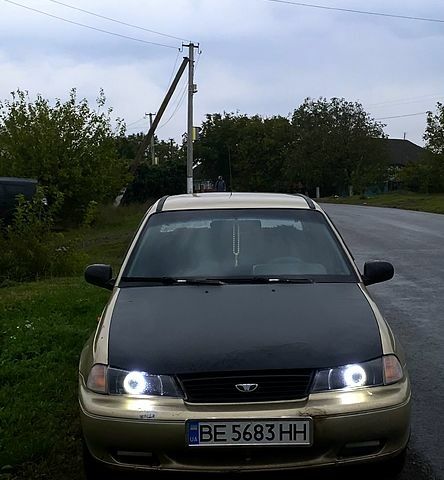 Зеленый Дэу Нексия, объемом двигателя 1.5 л и пробегом 180 тыс. км за 1600 $, фото 1 на Automoto.ua