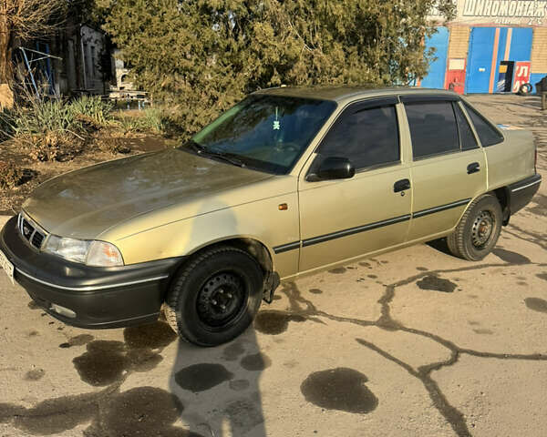 Дэу Нексия 2007 в Кривом Роге на Automoto.ua Зеленый Дэу Нексия, объемом двигателя 1.5 л и пробегом 225 тыс. км за 2350 $, фото 1 на Automoto.ua