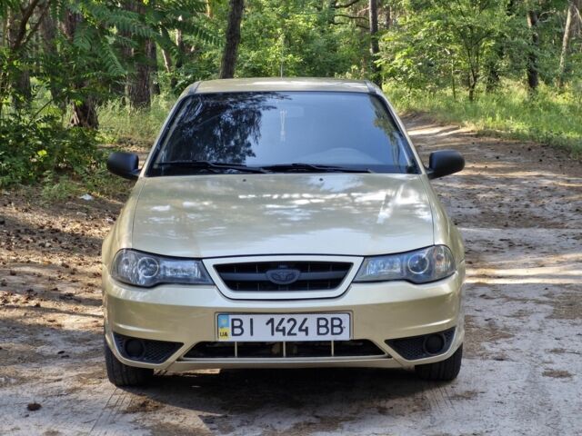 Зелений Деу Нексія, об'ємом двигуна 1.6 л та пробігом 218 тис. км за 2400 $, фото 1 на Automoto.ua