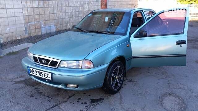 Зеленый Дэу Нексия, объемом двигателя 1.6 л и пробегом 280 тыс. км за 1950 $, фото 1 на Automoto.ua