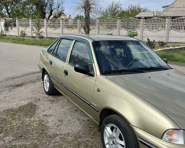 Зелений Деу Нексія, об'ємом двигуна 1.5 л та пробігом 250 тис. км за 1700 $, фото 1 на Automoto.ua