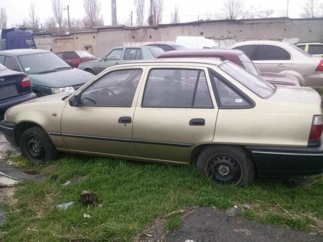 Зеленый Дэу Нексия, объемом двигателя 1.5 л и пробегом 3 тыс. км за 607 $, фото 1 на Automoto.ua