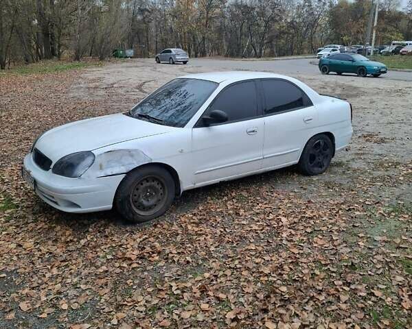 Белый Дэу Нубира, объемом двигателя 2 л и пробегом 200 тыс. км за 1400 $, фото 1 на Automoto.ua