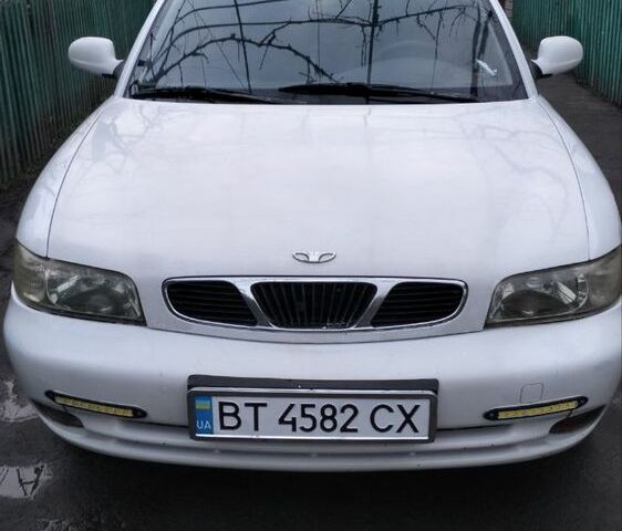 Белый Дэу Нубира, объемом двигателя 1.6 л и пробегом 349 тыс. км за 2200 $, фото 1 на Automoto.ua