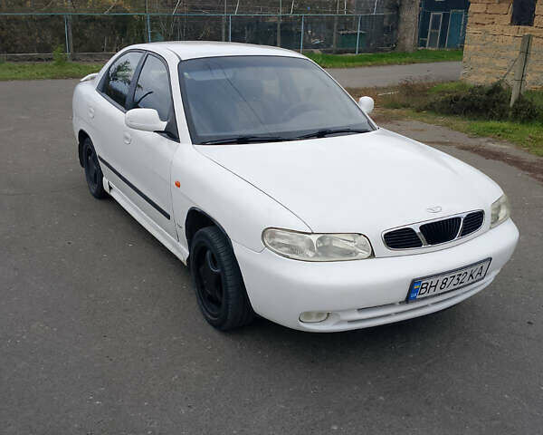 Белый Дэу Нубира, объемом двигателя 1.6 л и пробегом 196 тыс. км за 2100 $, фото 1 на Automoto.ua