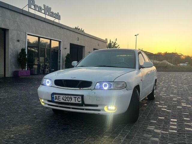 Белый Дэу Нубира, объемом двигателя 1.6 л и пробегом 350 тыс. км за 1100 $, фото 1 на Automoto.ua