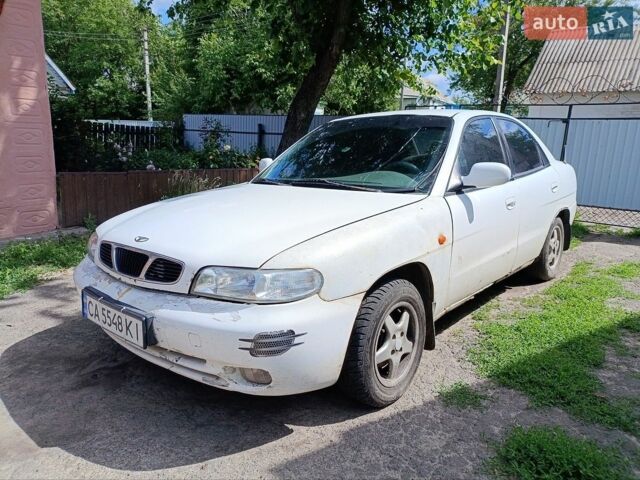 Белый Дэу Нубира, объемом двигателя 1.6 л и пробегом 300 тыс. км за 668 $, фото 1 на Automoto.ua