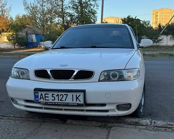 Белый Дэу Нубира, объемом двигателя 1.6 л и пробегом 370 тыс. км за 2700 $, фото 1 на Automoto.ua