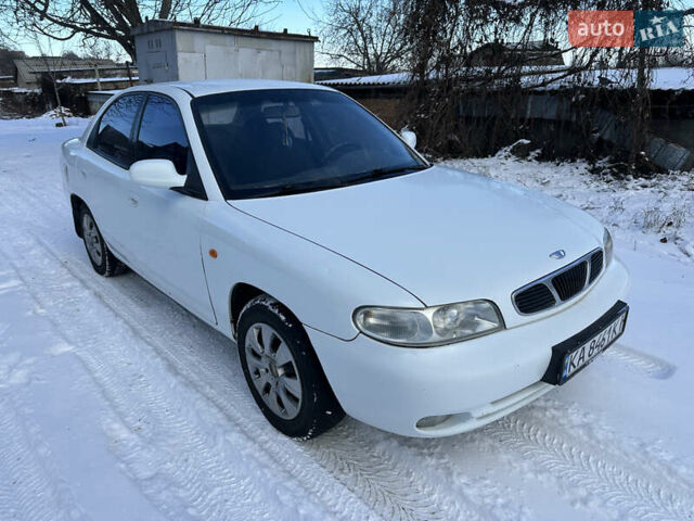 Белый Дэу Нубира, объемом двигателя 1.6 л и пробегом 350 тыс. км за 1800 $, фото 1 на Automoto.ua
