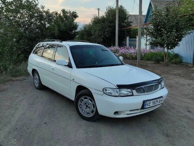 Белый Дэу Нубира, объемом двигателя 1.6 л и пробегом 328 тыс. км за 1150 $, фото 1 на Automoto.ua
