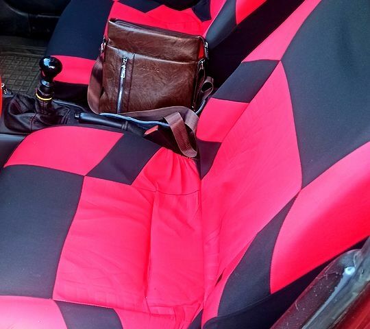 Червоний Деу Нубіра, об'ємом двигуна 1.6 л та пробігом 378 тис. км за 1100 $, фото 1 на Automoto.ua