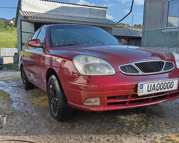 Красный Дэу Нубира, объемом двигателя 1.6 л и пробегом 340 тыс. км за 2650 $, фото 1 на Automoto.ua