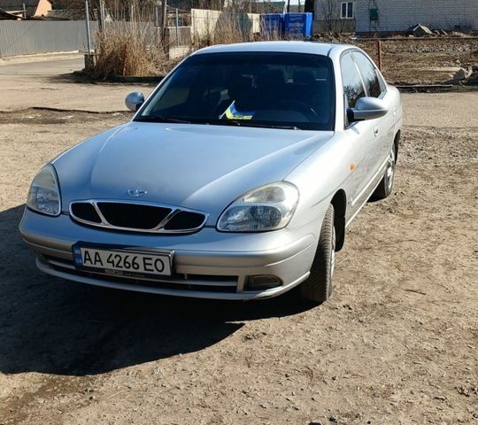 Серый Дэу Нубира, объемом двигателя 2 л и пробегом 208 тыс. км за 2400 $, фото 1 на Automoto.ua