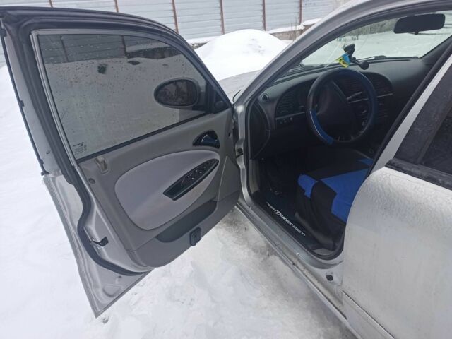 Серый Дэу Нубира, объемом двигателя 1.6 л и пробегом 400 тыс. км за 2400 $, фото 1 на Automoto.ua