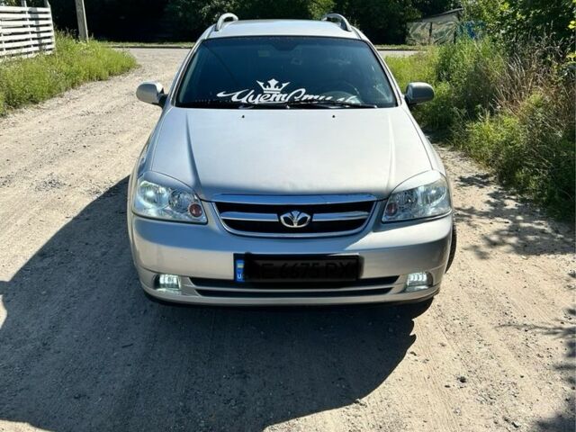 Дэу Нубира 2005 в Вышгороде на Automoto.ua Серый Дэу Нубира, объемом двигателя 1.8 л и пробегом 260 тыс. км за 3100 $, фото 1 на Automoto.ua