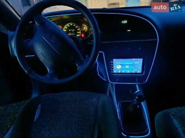 Синий Дэу Нубира, объемом двигателя 2 л и пробегом 312 тыс. км за 2200 $, фото 1 на Automoto.ua