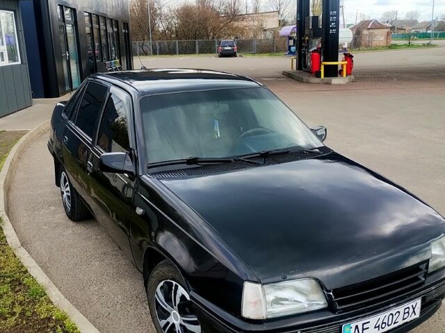 Дэу Рейсер, объемом двигателя 1.5 л и пробегом 284 тыс. км за 900 $, фото 1 на Automoto.ua