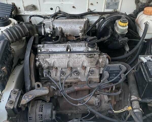 Деу Сенс 2006 у Дніпро (Дніпропетровську) на Automoto.ua Білий Деу Сенс, об'ємом двигуна 1.3 л та пробігом 260 тис. км за 1578 $, фото 1 на Automoto.ua
